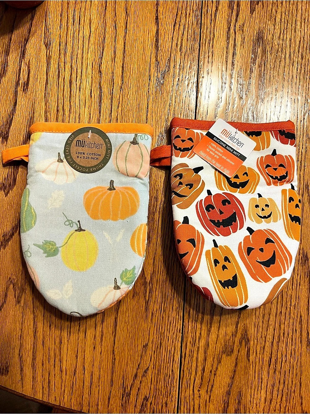 MüKitchen Silicone Mini Mitt Pumpkin Set of 2 Mini Oven Mitts NWT